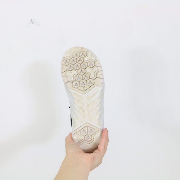 Nike Men's Black and White Running Shoes - Picture 6 of 6